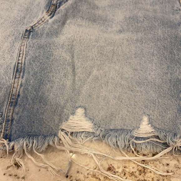 𝗡𝗪𝗧 𝗭𝗮𝗿𝗮 • Ripped Denim Mini Skirt TRF - Picture 11 of 11